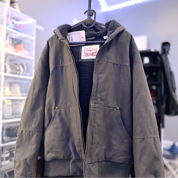 Levi's Strauss Sherpa Lined, Hooded, Canvas Jacket in Olive - Picture 2 of 5